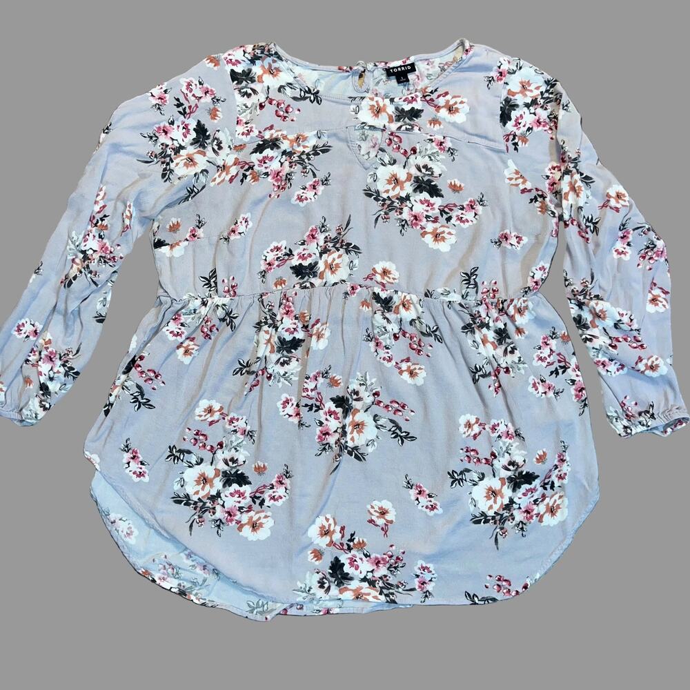 Torrid Floral Peasant Blouse Size 1 Plus Lavender Grey Long Sleeve Keyhole Back
